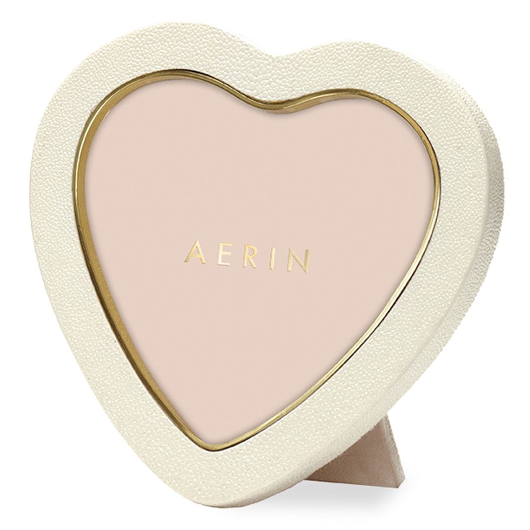Shagreen Heart Frame (Cream)
